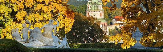 Hrad a zámek Český Krumlov je se svou zastavěnou plochou druhým největším komplexem tohoto typu v ČR., foto: Archiv Vydavatelství MCU s.r.o. Hrad a zámek Český Krumlov je se svou zastavěnou plochou druhým největším komplexem tohoto typu v ČR., foto: Archiv Vydavatelství MCU s.r.o.