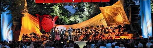 Ve městě Český Krumlov se konají festivaly s pestrou nabídkou koncertů a divadelních představení., foto: Archiv Vydavatelství MCU s.r.o. Ve městě Český Krumlov se konají festivaly s pestrou nabídkou koncertů a divadelních představení., foto: Archiv Vydavatelství MCU s.r.o.
