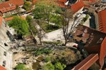 Český Krumlov Chateau - View of the bear pit and the 1st courtyard from the Tower, photo by: Archiv Vydavatelství MCU s.r.o.