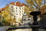 Český Krumlov Chateau - The fountain on the 2nd courtyard, photo by: Archiv Vydavatelství MCU s.r.o.