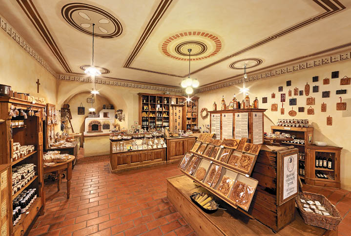  esk  pern k - obchod Libor Svacek, Cesky Krumlov, CZ  E- mail:  box fotosvacek cz