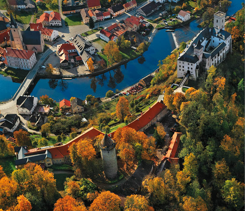 Kniha  VLTAVA - Libor Svacek  - vydani 1 , rok 2011 Photographer: Libor Svacek; box fotosvacek cz; Mobile: +420 602428001; 