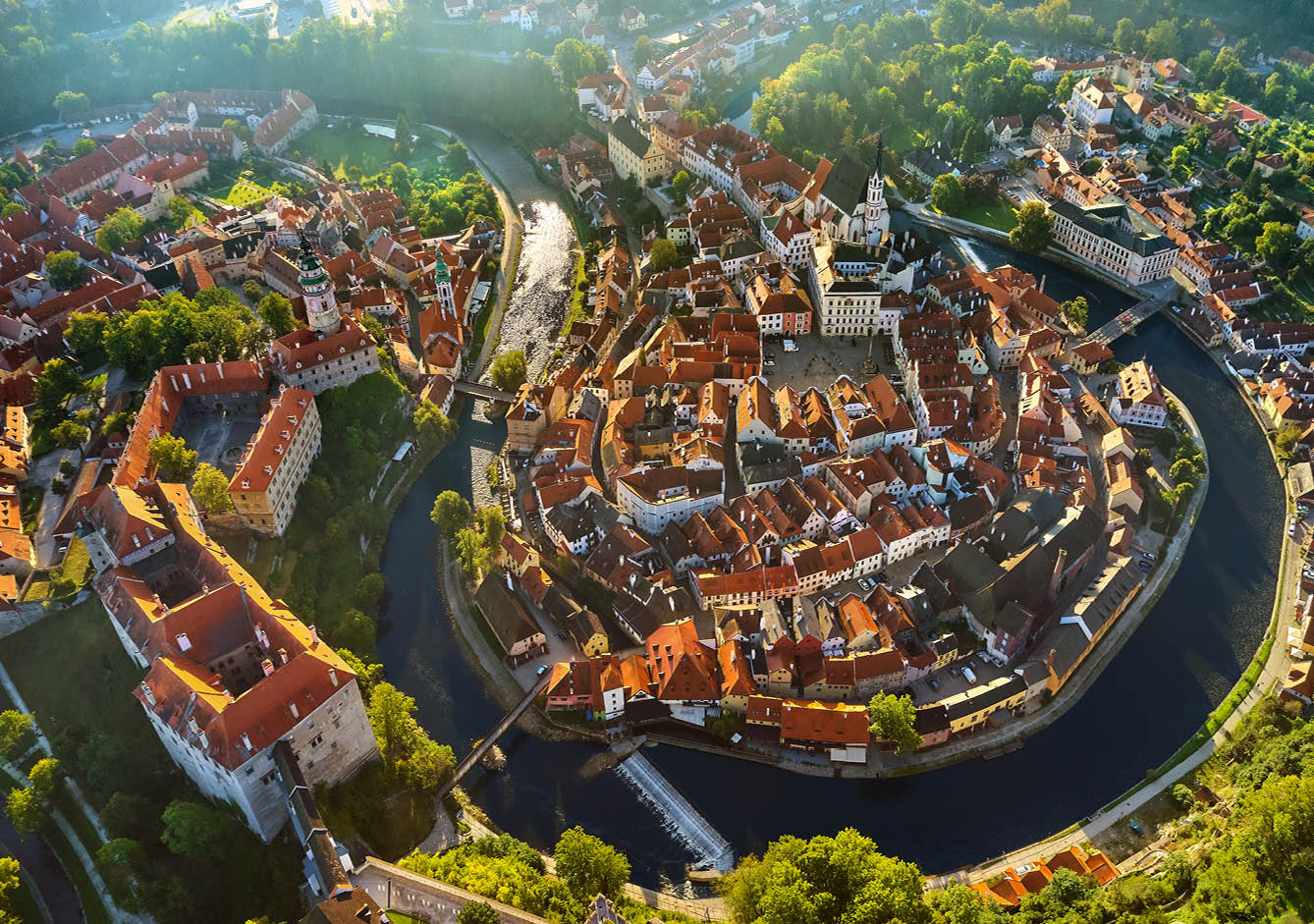  esk Krumlov letecky - fotografoval Libor Sv  ek Photographer: Libor Svacek; E- mail:  box@fotosvacek.cz;