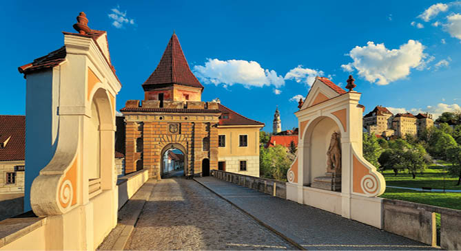 Kniha “Krumlov - Libor Sv ek" - dotisk rok 2016 Photographer: Libor Svacek; box@fotosvacek.cz; Mobile: +420 602428001; 