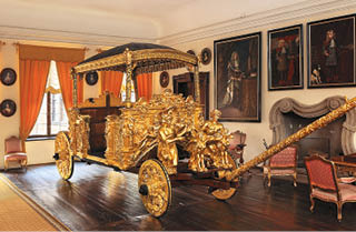 Statni hrad a zamek Cesky Krumlov 2009 Photographer: Libor Svacek; Kaplicka 447; Cesky Krumlov; CZ. E- mail: box@fotosvacek.cz; 