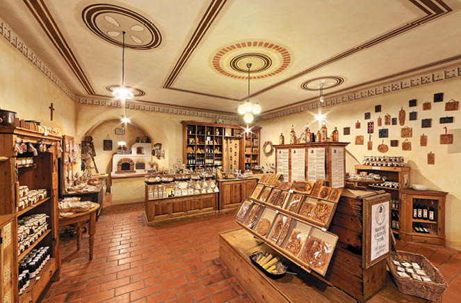  esk pern k - obchod Libor Svacek, Cesky Krumlov, CZ. E- mail:  box@fotosvacek.cz