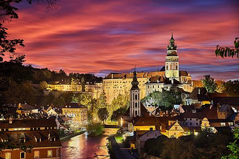 Abendröte über der Stadt, Bildquelle: Libor Sváček, Archiv Vydavatelství MCU