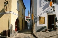 Český Krumlov - Poutavý průhled na věž se otevírá z Horní ulice, foto: Archiv Vydavatelství MCU s.r.o.