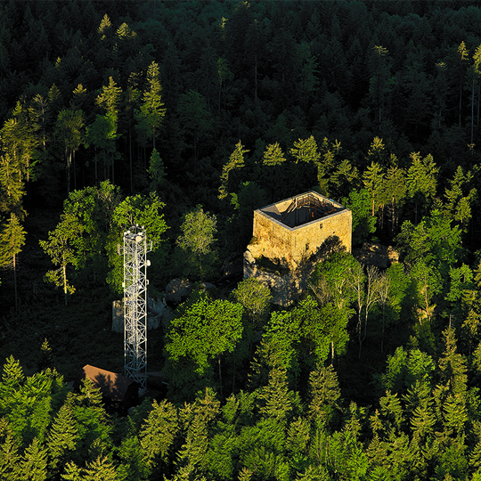 Burgruine Wittinghausen (Vítkův hrádek), 1 053 m ü. d. M., Bildquelle: Libor Sváček archiv Vydavatelství MCU